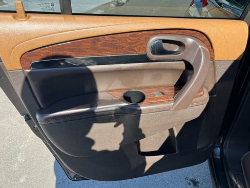 Used 2014 Buick Enclave Premium image 18