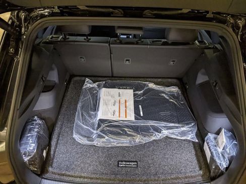 New 2026 Volkswagen Tiguan SE R-Line AWD/4WD image 26