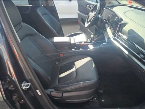 Certified 2025 Kia Sportage EX FWD image 7