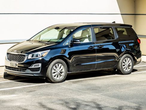 Used 2020 Kia Sedona LX FWD image 3