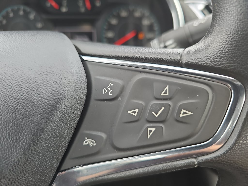 Used 2018 Chevrolet Malibu LT FWD image 17