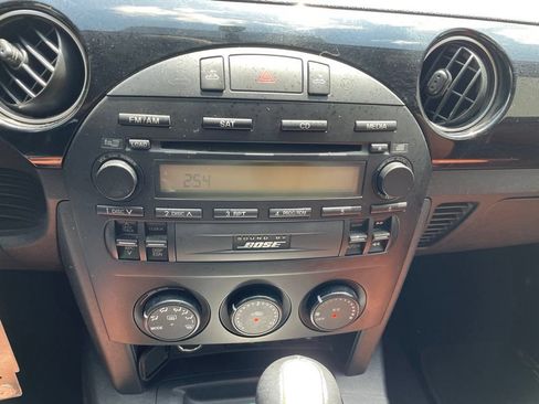 Used 2008 MAZDA MX-5 Miata Grand Touring RWD image 11