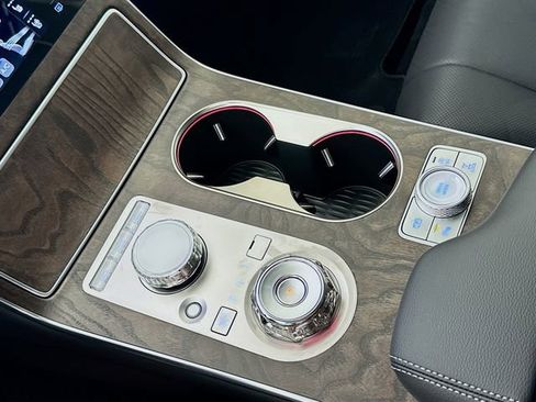 Certified 2025 Genesis GV80 2.5T Prestige image 15