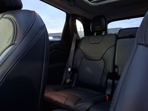 Used 2021 Jeep Cherokee Limited w/ Elite Package image 18