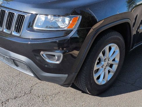 Used 2014 Jeep Grand Cherokee Laredo w/ 18" Wheel & 8.4" Radio Group RWD image 11