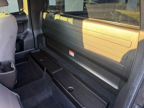 Used 2022 Toyota Tacoma SR image 4