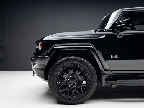 Used 2024 GMC Hummer EV 2X image 15