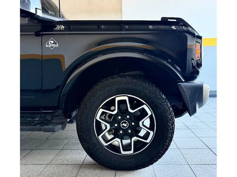 Used 2022 Ford Bronco Outer Banks AWD/4WD image 5