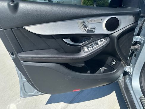 Used 2022 Mercedes-Benz GLC 300 image 11