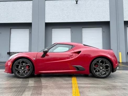 Used 2015 Alfa Romeo 4C Launch Edition w/ Convenience Group image 4