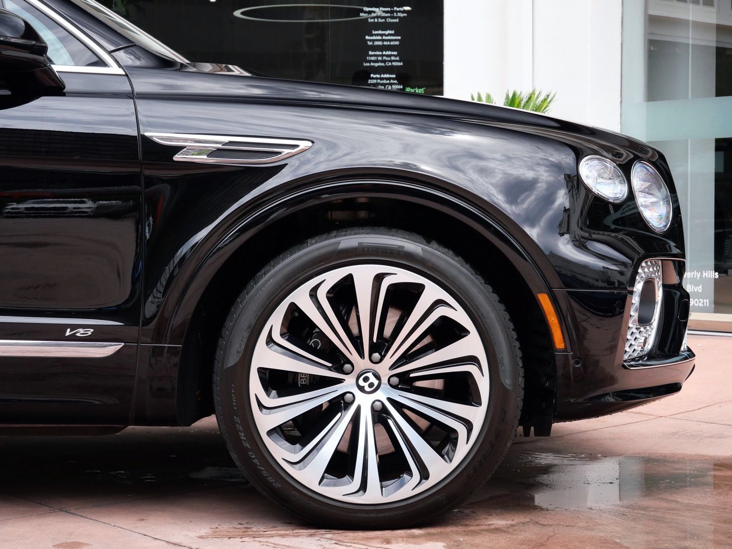 Used 2022 Bentley Bentayga AWD/4WD image 6