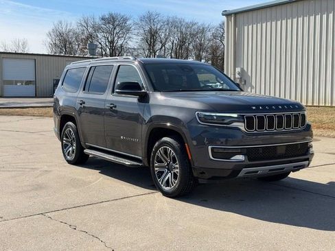 Used 2024 Jeep Wagoneer Series II image 1