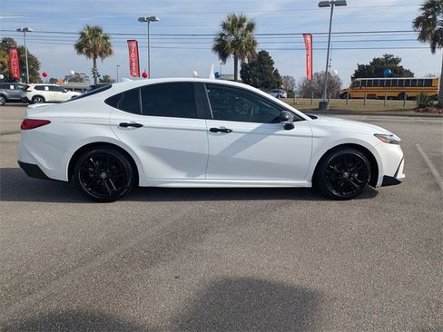 Certified 2025 Toyota Camry SE image 2