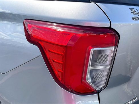 Used 2020 Ford Explorer Limited w/ Class III Trailer Tow Package RWD image 24