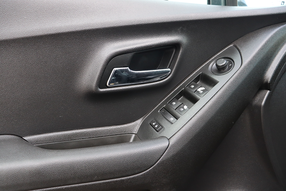 Used 2019 Chevrolet Trax LS FWD image 24
