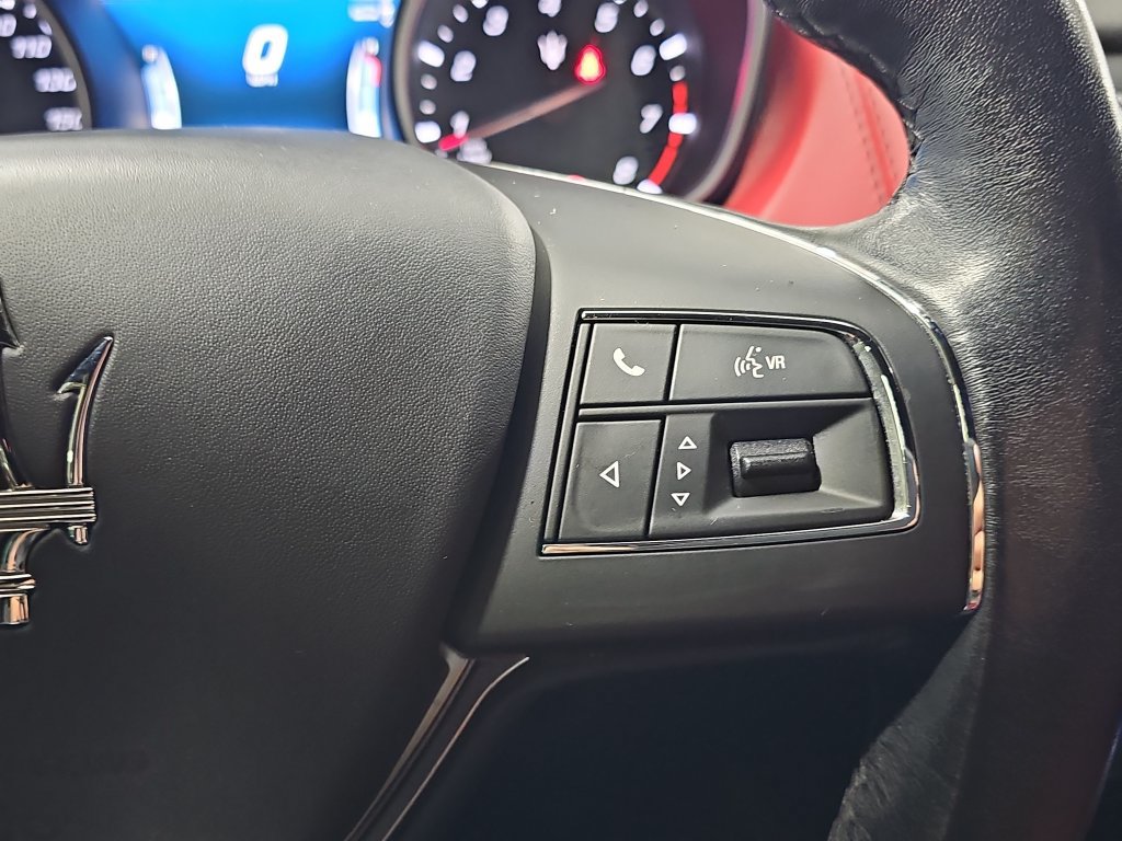 Used 2020 Maserati Levante AWD/4WD image 20