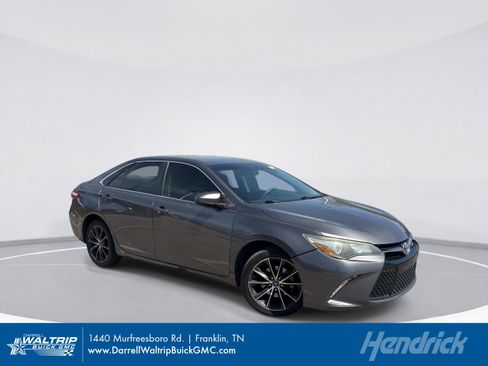 Used 2015 Toyota Camry XSE image 1