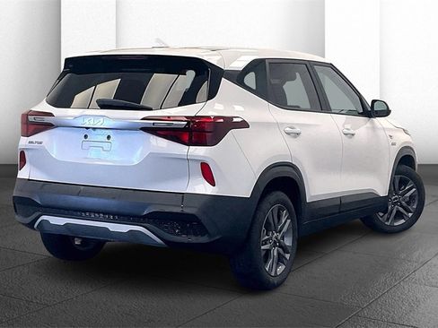 Used 2023 Kia Seltos LX image 11