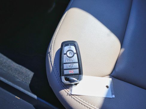 Used 2020 Ford Explorer XLT w/ Equipment Group 202A image 28