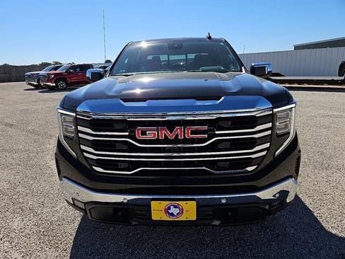 New 2026 GMC Sierra 1500 SLT image 8