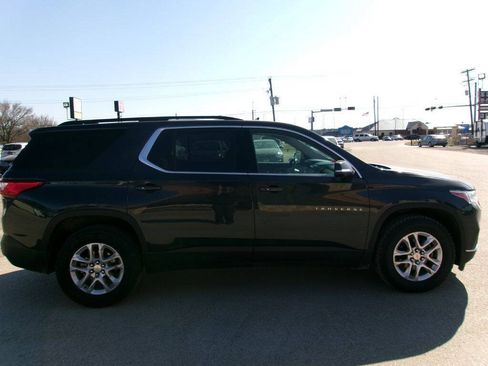 Used 2020 Chevrolet Traverse LT FWD image 3