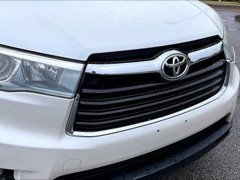 Used 2016 Toyota Highlander Limited image 29