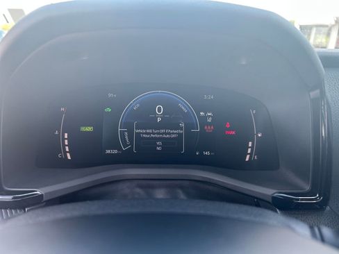 Used 2025 Toyota Camry SE image 10