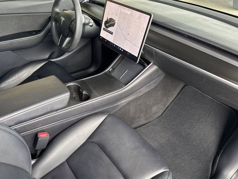Used 2020 Tesla Model Y Performance image 15