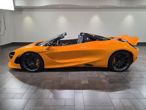 New 2027 McLaren 750S Spider RWD image 3