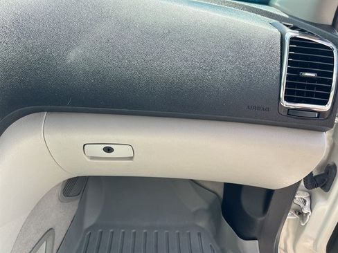 Used 2012 GMC Acadia SLT w/ Technology Package AWD/4WD image 32