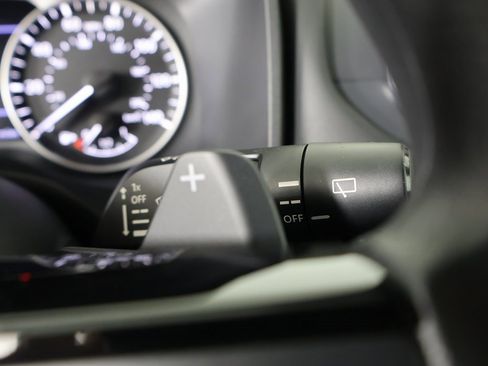 Used 2022 Nissan Rogue SV image 29