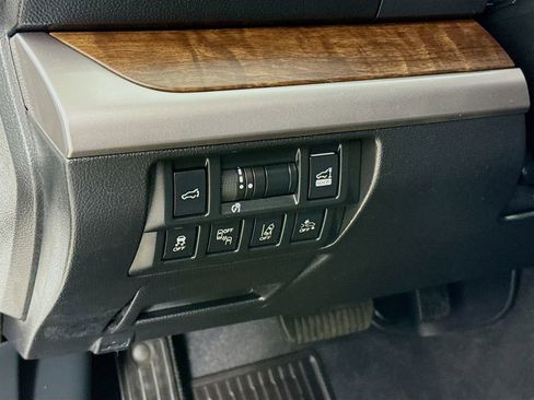 Used 2018 Subaru Outback 2.5i Limited AWD/4WD image 12