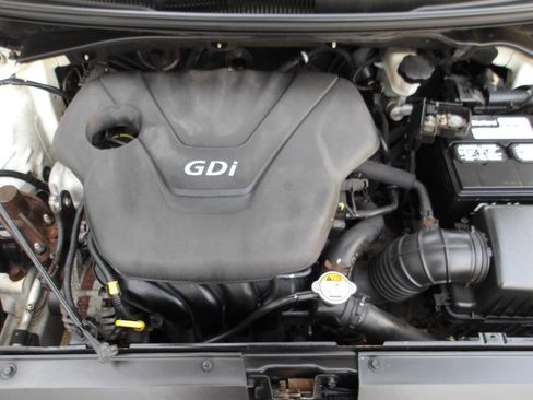 Used 2013 Hyundai Veloster w/ Tech Pkg FWD image 54