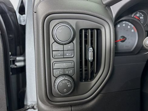 Used 2026 Chevrolet Silverado 1500 Custom AWD/4WD image 12
