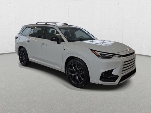 Used 2026 Lexus TX 500h AWD w/ Technology Package image 3