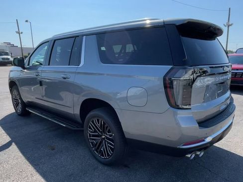 New 2025 Chevrolet Suburban Premier AWD/4WD image 8