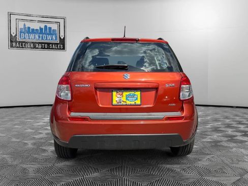 Used 2011 Suzuki SX4 AWD Hatchback image 7