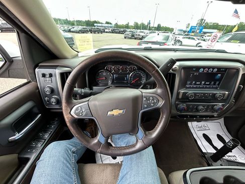 Used 2018 Chevrolet Silverado 1500 LT w/ All Star Edition AWD/4WD image 27