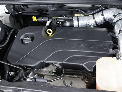 Used 2022 Buick Encore Preferred w/ Safety Package AWD/4WD image 13