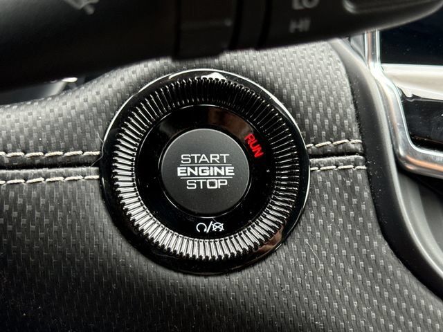 Used 2023 Jeep Compass Latitude w/ Convenience Group AWD/4WD image 16