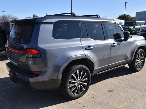 Used 2024 Lexus GX 550 image 7