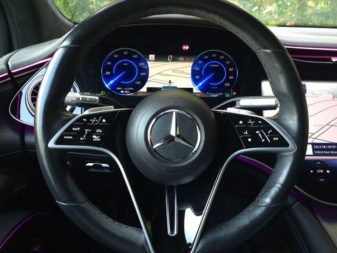 Used 2023 Mercedes-Benz EQS 580 4MATIC SUV image 36
