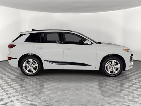 Used 2025 Audi Q6 e-tron Premium w/ Convenience Package RWD image 8