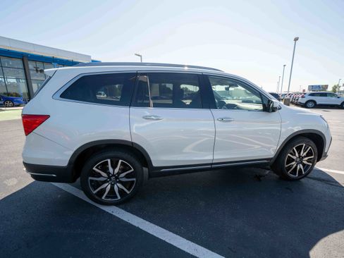Used 2022 Honda Pilot Touring image 6
