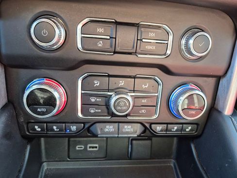 Used 2024 GMC Yukon Denali image 20