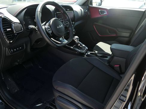 Used 2023 Kia Soul GT-Line FWD image 10