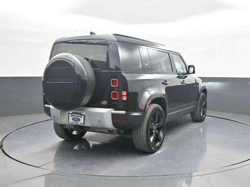Used 2023 Land Rover Defender 110 SE AWD/4WD image 7