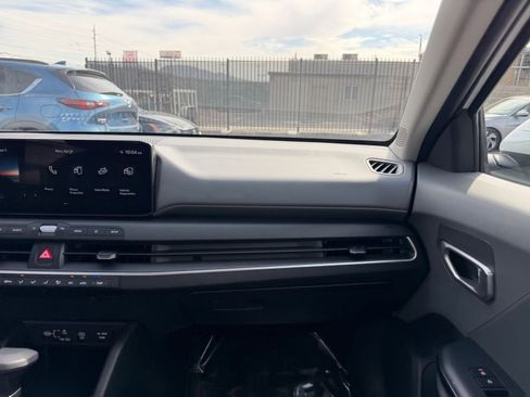 Used 2025 Kia K4 LXS image 34