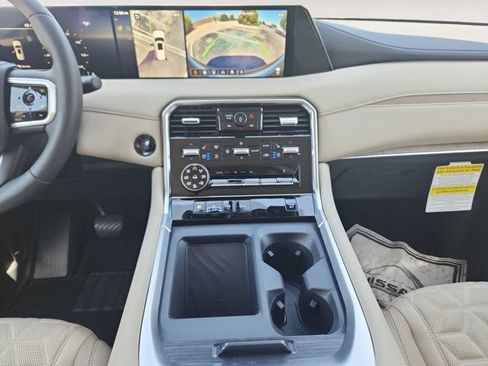 New 2025 Nissan Armada Platinum image 11