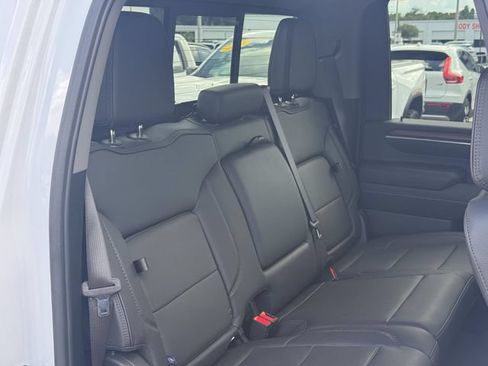 Used 2025 GMC Sierra 2500 Denali w/ Denali Reserve Package AWD/4WD image 32